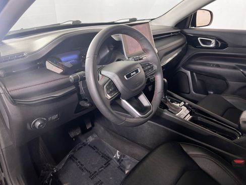 Used 2022 Jeep Compass Trailhawk AWD/4WD image 9