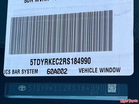 Certified 2024 Toyota Sienna XLE FWD image 36