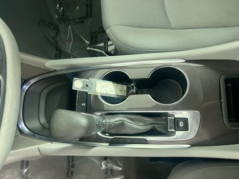 Used 2022 Chevrolet Malibu LT FWD image 18