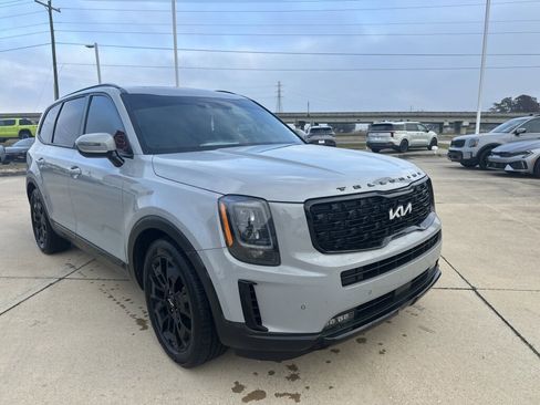 Used 2022 Kia Telluride SX w/ SX Prestige Package image 4