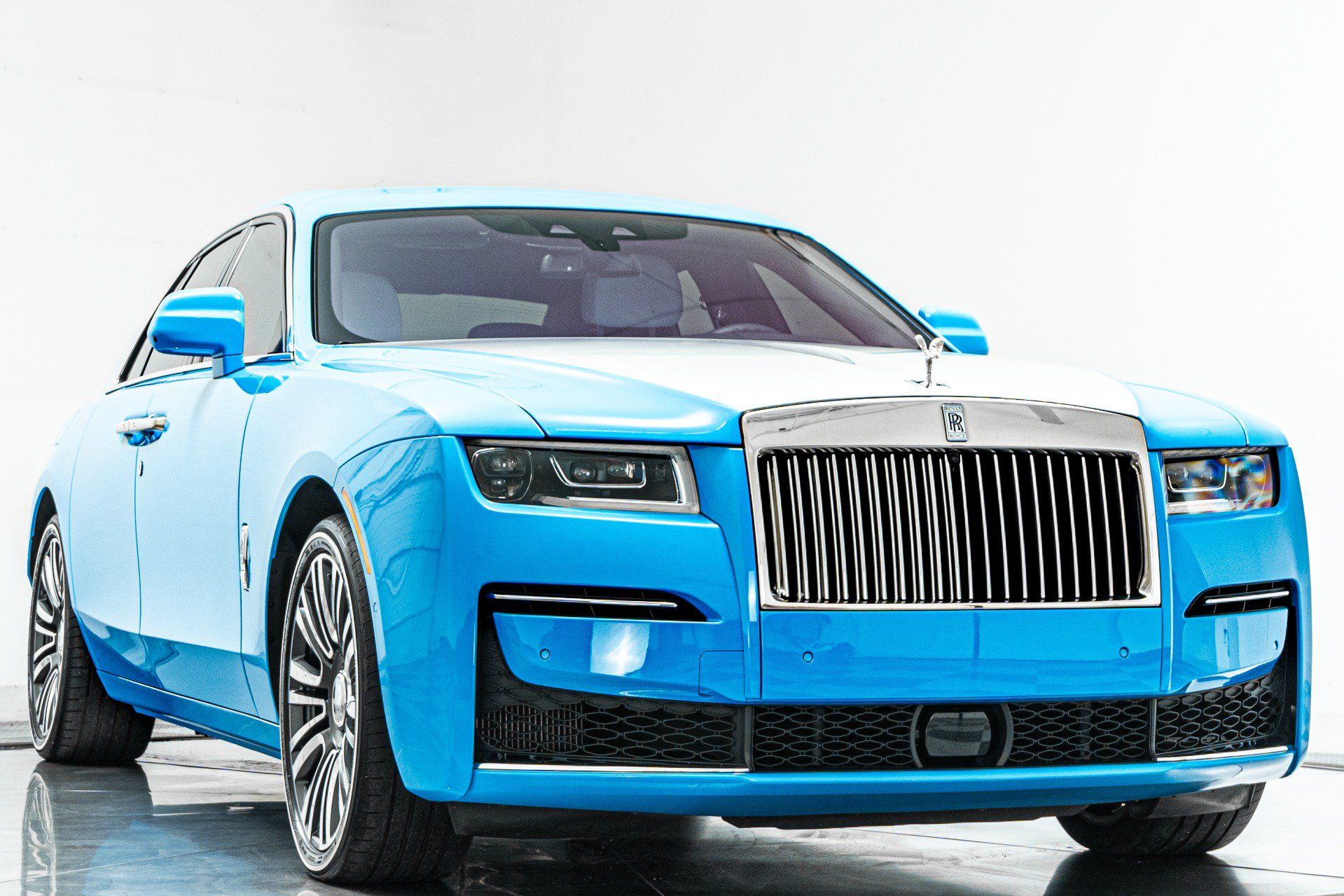 Used 2023 Rolls-Royce Ghost AWD/4WD image 3