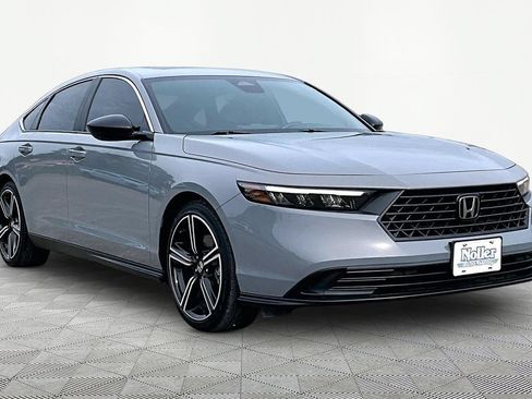 Used 2024 Honda Accord Sport image 12