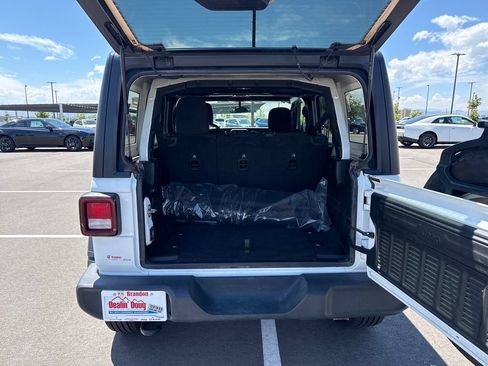 Used 2023 Jeep Wrangler Unlimited Sport AWD/4WD image 28