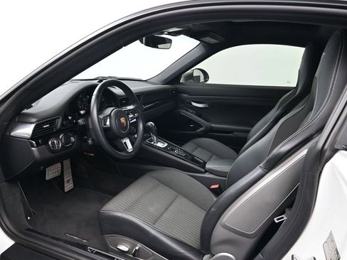 Used 2019 Porsche 911 Carrera T w/ Carrera T Interior Package image 4