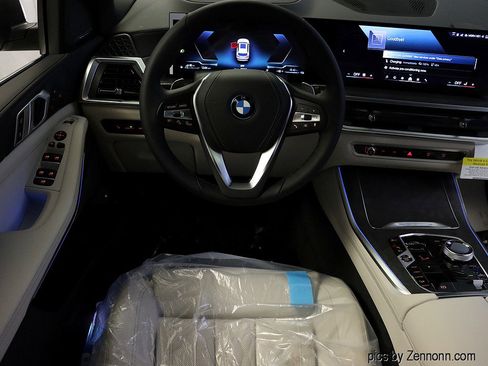 New 2026 BMW X5 xDrive50e w/ Executive Package image 16