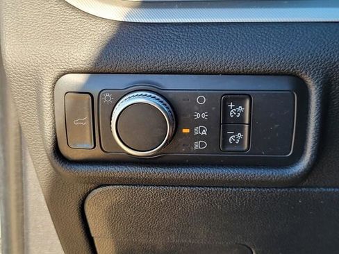 Used 2020 Ford Explorer XLT image 24