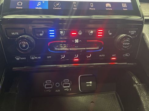 Used 2021 Jeep Grand Cherokee L Limited w/ Luxury Tech Group II AWD/4WD image 25