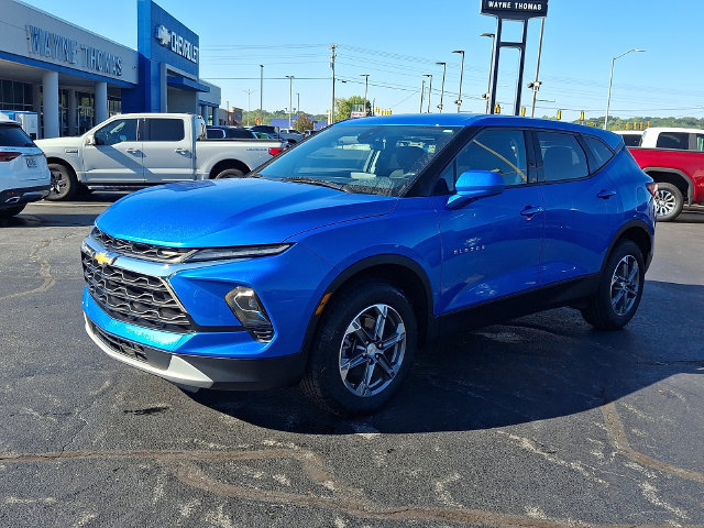 Used 2024 Chevrolet Blazer LT FWD image 3