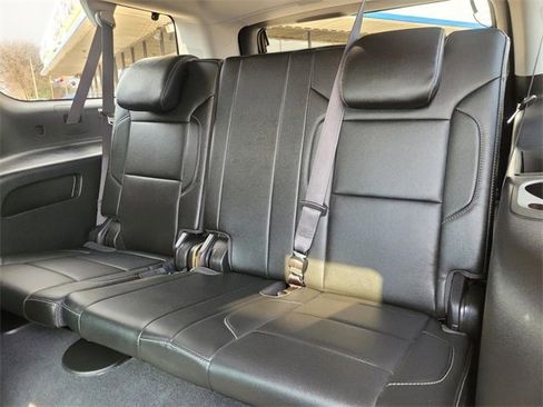 Used 2020 Chevrolet Suburban Premier image 3