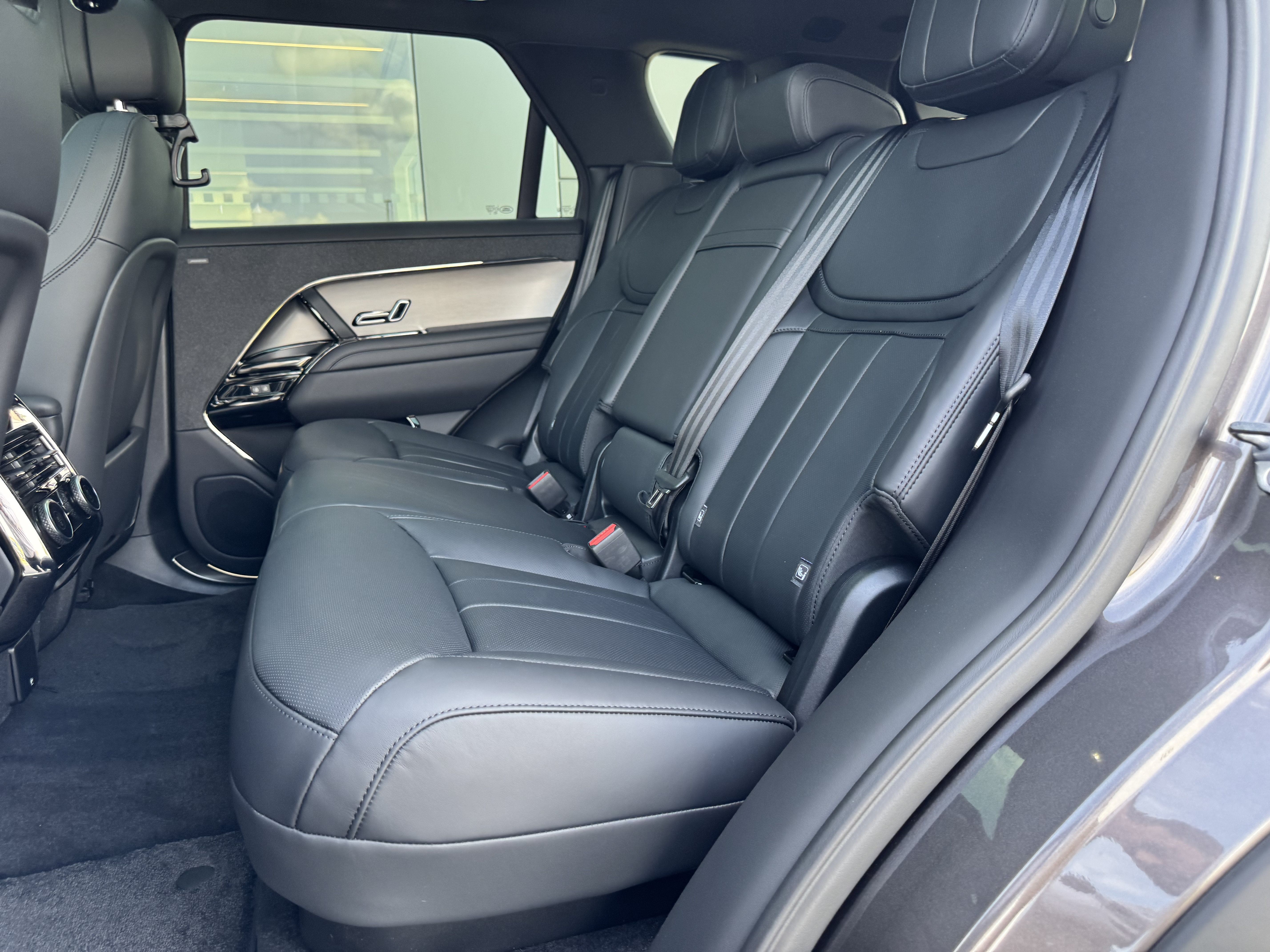 New 2026 Land Rover Range Rover Sport Dynamic SE AWD/4WD image 25