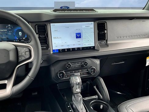 New 2025 Ford Bronco Badlands image 7