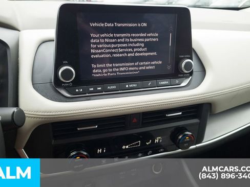 Used 2025 Nissan Rogue SV image 8