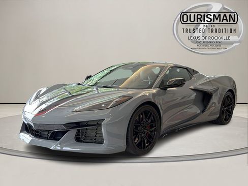 Used 2025 Chevrolet Corvette Z06 w/ Stealth Interior Trim Package RWD image 2