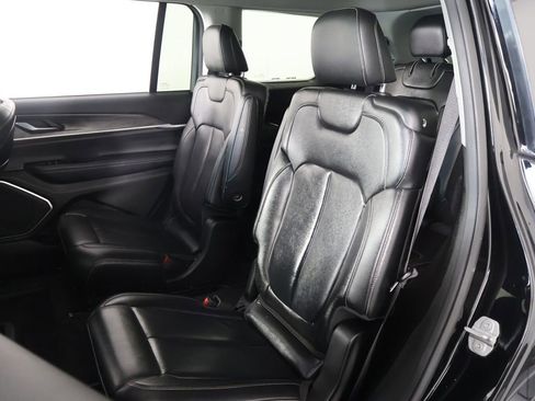 Used 2022 Jeep Grand Cherokee L Limited AWD/4WD image 34