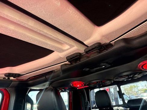 Used 2023 Jeep Gladiator Rubicon w/ LED Lighting Group AWD/4WD image 13