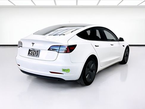 Used 2023 Tesla Model 3 Standard Range RWD image 4