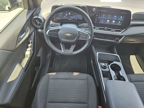 Used 2026 Chevrolet Equinox LT FWD image 16
