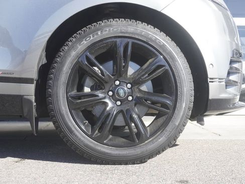 Used 2019 Land Rover Range Rover Velar R-Dynamic SE image 32