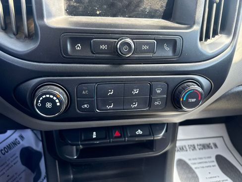 Used 2021 Chevrolet Colorado W/T w/ WT Convenience Package RWD image 17