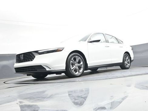 Used 2024 Honda Accord EX image 34