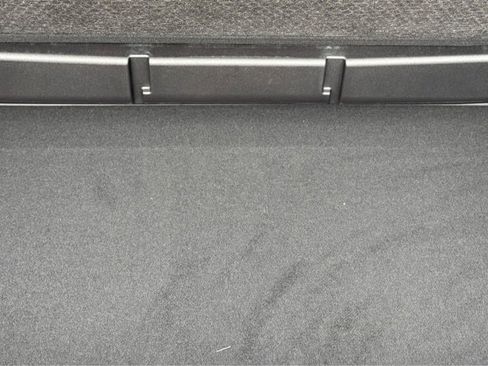 Used 2020 Ford Explorer XLT w/ Equipment Group 202A image 10