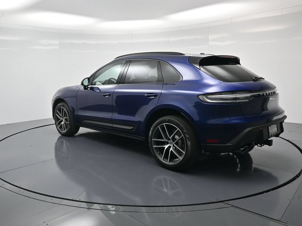 Certified 2026 Porsche Macan AWD/4WD image 3