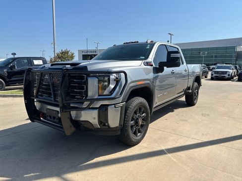 Used 2025 GMC Sierra 2500 AT4 w/ AT4 Premium Plus Package AWD/4WD image 3