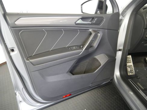 Used 2023 Volkswagen Tiguan SE R-Line AWD/4WD image 14
