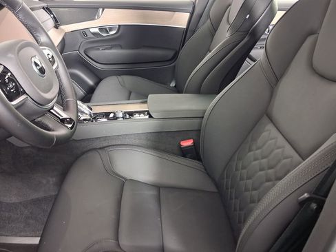 Used 2025 Volvo XC90 B6 Plus w/ Protection Package Premier image 21