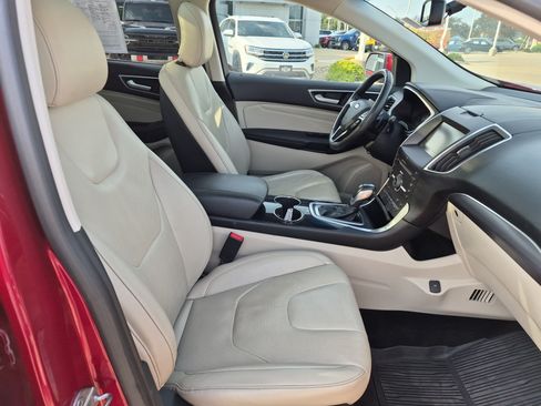 Used 2015 Ford Edge Titanium w/ Equipment Group 301A FWD image 9