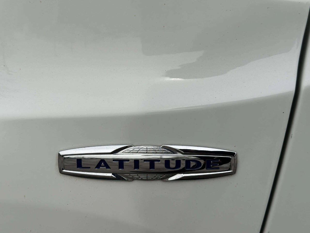 Used 2020 Jeep Renegade Latitude AWD/4WD image 38