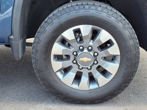 Used 2024 Chevrolet Silverado 2500 Custom w/ Custom Value Package AWD/4WD image 11