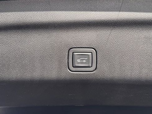 Used 2023 Chevrolet Tahoe LT image 24