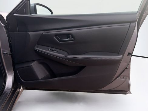 Used 2024 Nissan Sentra S FWD image 29