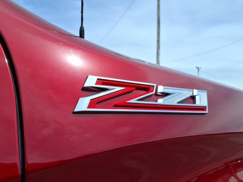 Used 2022 Chevrolet Silverado 1500 LT Trail Boss w/ LT Trail Boss Premium Package AWD/4WD image 32