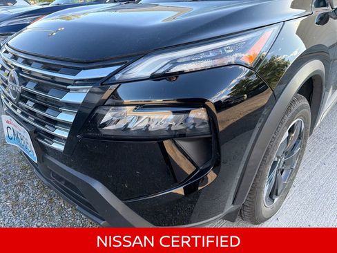 Certified 2025 Nissan Rogue SV AWD/4WD image 2