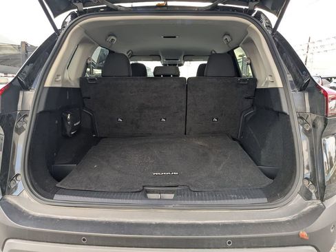 Used 2023 Nissan Rogue S image 23
