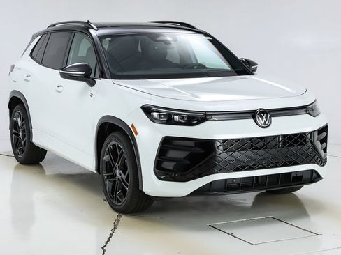 New 2026 Volkswagen Tiguan SE R-Line FWD image 15