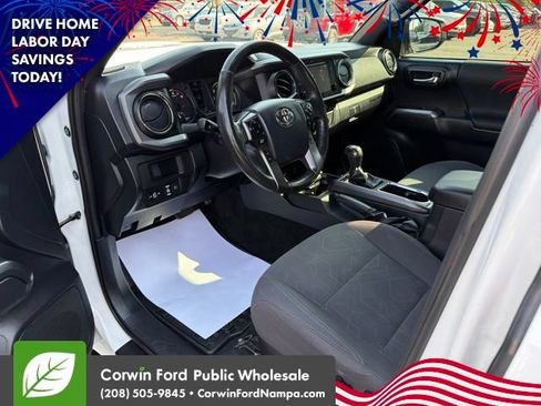 Used 2019 Toyota Tacoma TRD Sport AWD/4WD image 13