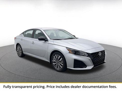 Used 2025 Nissan Altima 2.5 SV FWD image 1