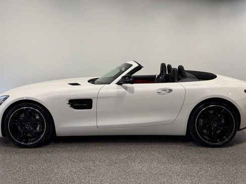 Used 2018 Mercedes-Benz AMG GT Roadster image 25