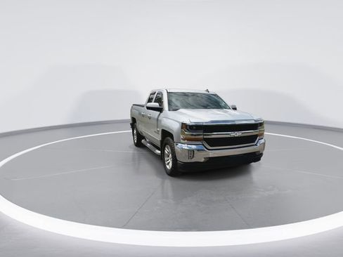 Used 2018 Chevrolet Silverado 1500 LT w/ All Star Edition AWD/4WD image 2
