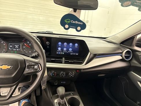 Certified 2024 Chevrolet Trax LS FWD image 14