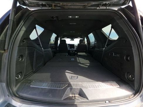 Used 2025 GMC Yukon Denali AWD/4WD image 16