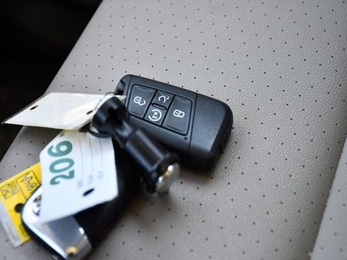 Used 2021 Volkswagen Atlas SE image 14