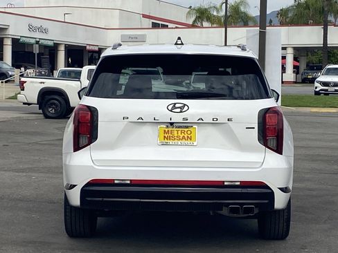 Used 2024 Hyundai Palisade Calligraphy image 4