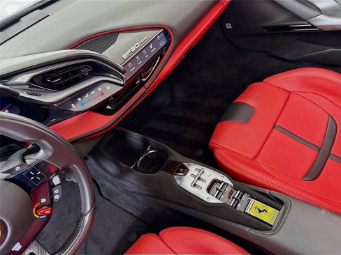 Used 2022 Ferrari SF90 Spider image 26