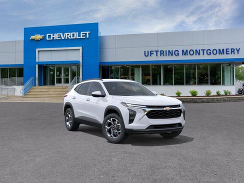 New 2026 Chevrolet Trax LT w/ LT Convenience Package FWD image 1