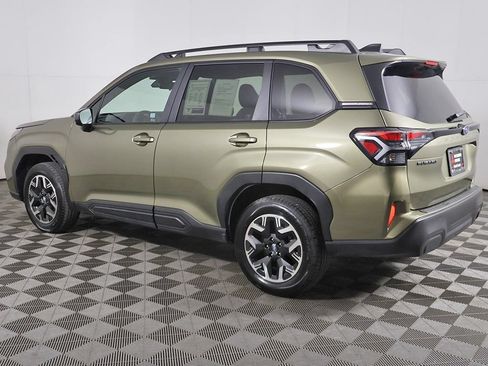 Used 2025 Subaru Forester Premium AWD/4WD image 12