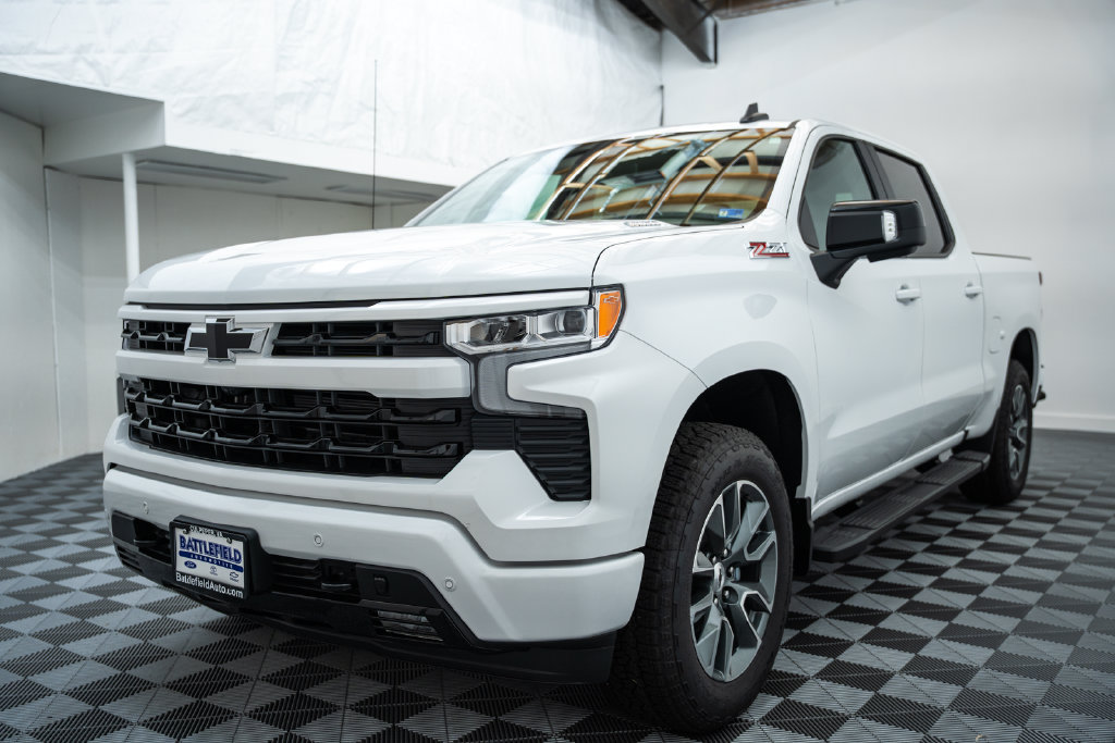 New 2026 Chevrolet Silverado 1500 RST w/ Safety Package AWD/4WD image 3
